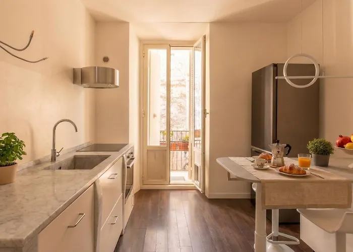 Daire Heart Of Deluxe - 7min Colosseo, 3min Metro & Terrace
