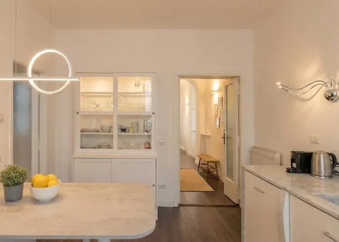 Heart Of Deluxe - 7min Colosseo, 3min Metro & Terrace * Roma